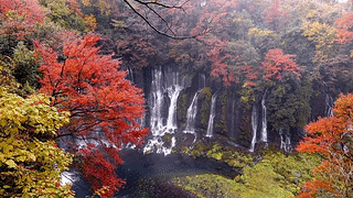红叶山谷瀑布