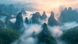 清晨山中云雾