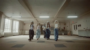 NewJeans 'OMG' (Performance ver.1) 动态壁纸 | 作者：Seraphim