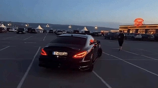 CLS 63 amg 动态壁纸 | 作者：bape