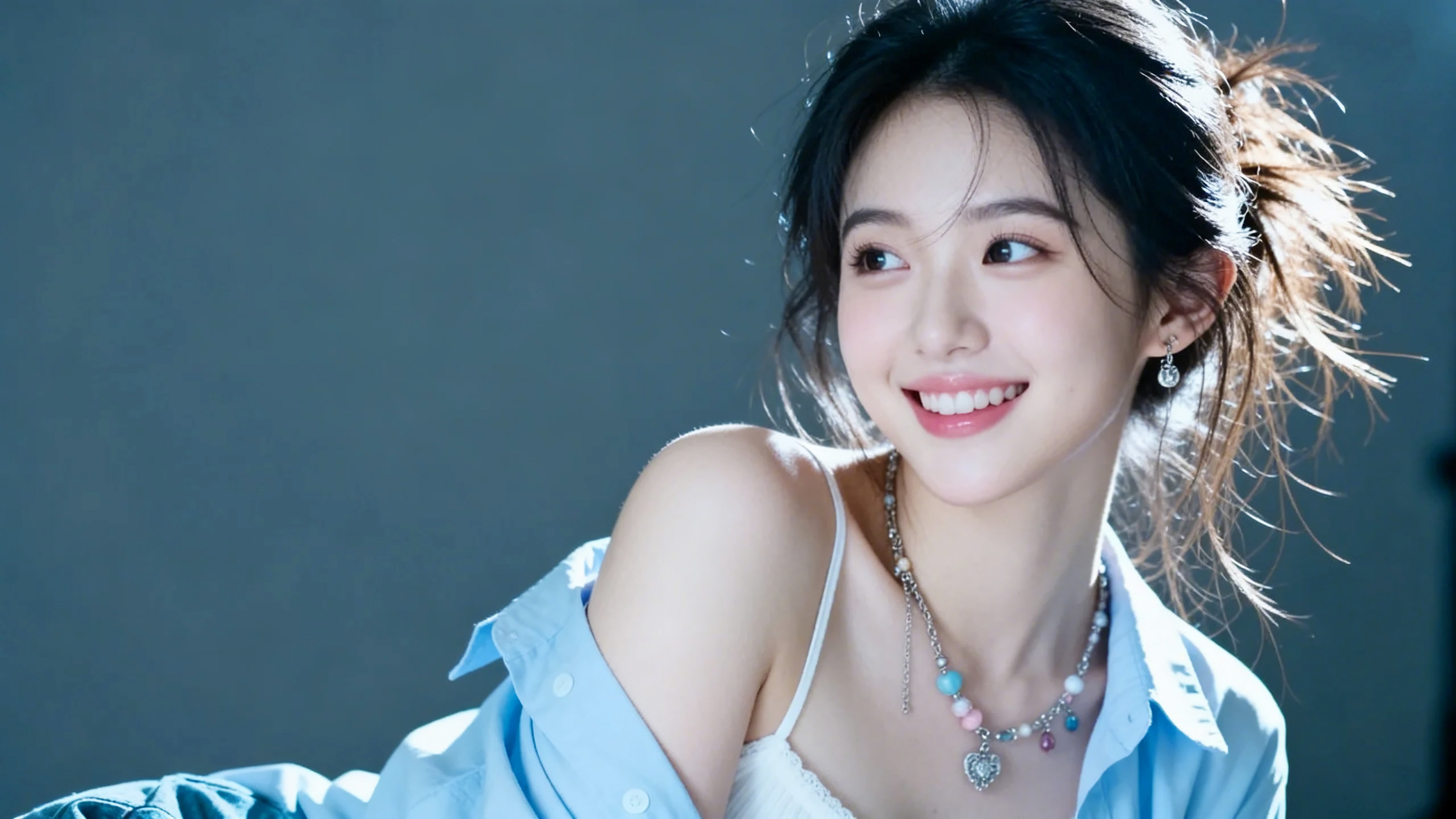 笑容甜美美女