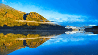 静谧高山湖