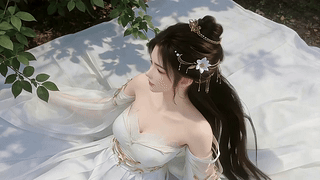 白裙美女