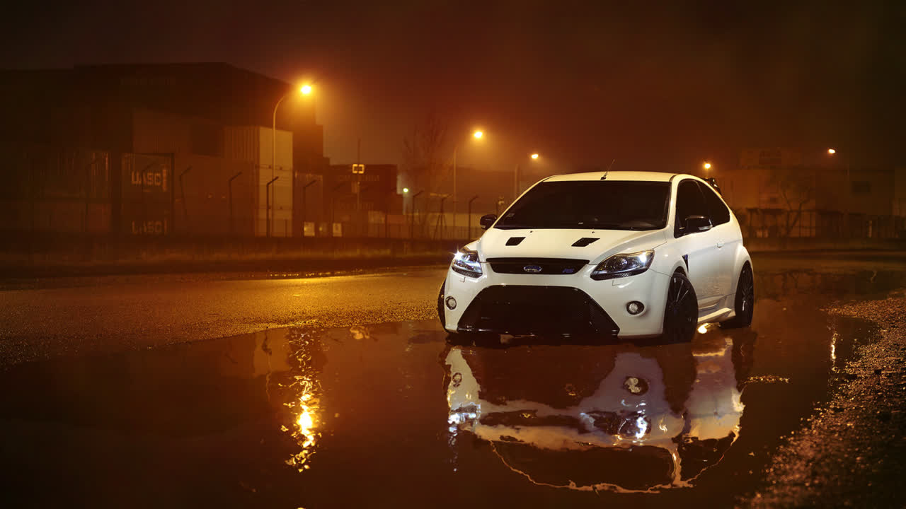 夜晚的Ford Focus RS Mk2