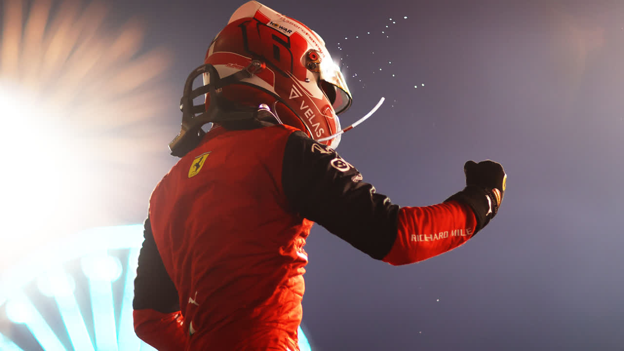 F1 Ferrari - Charles LeClerc 2022 胜利姿势 (4k)