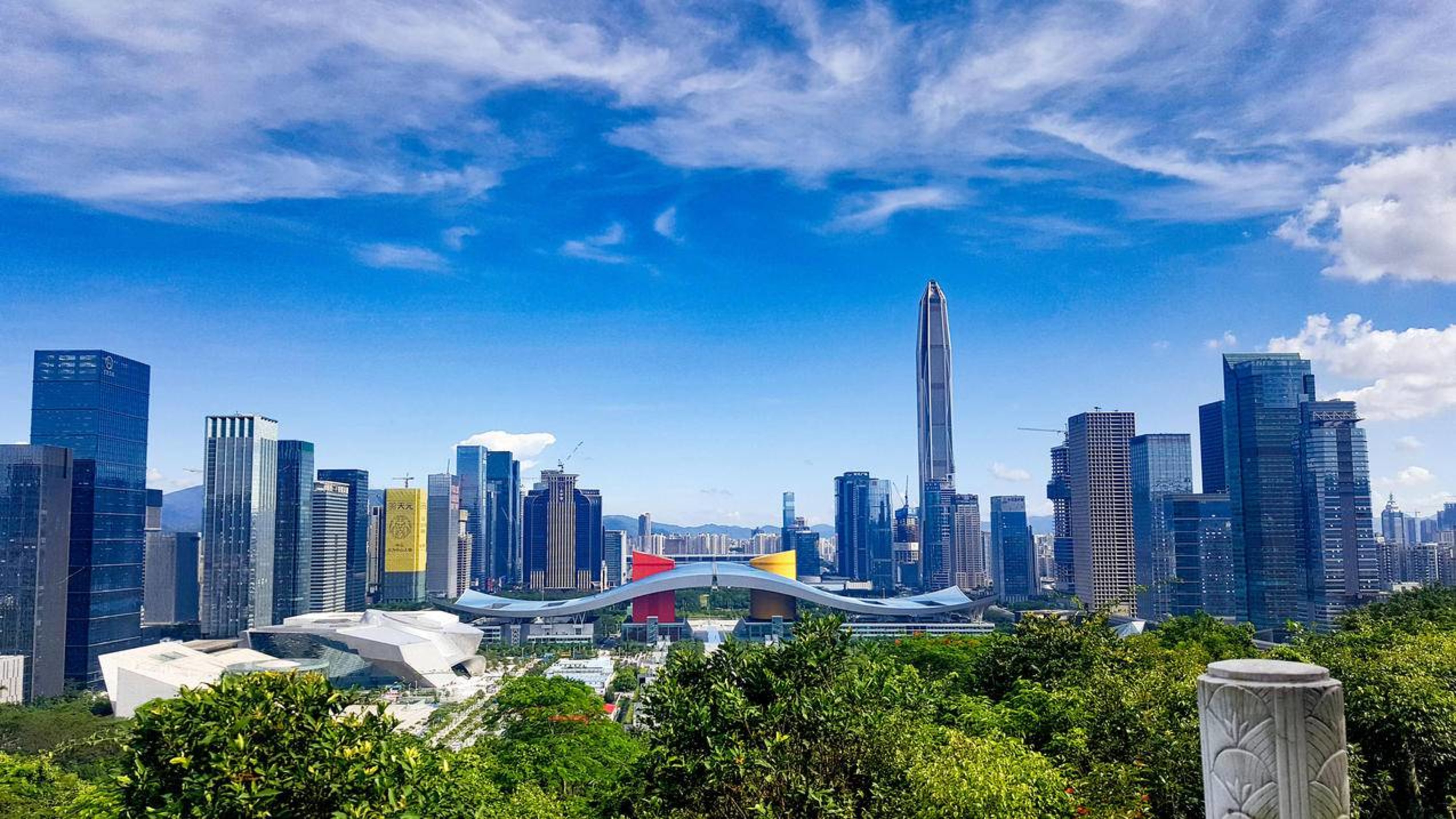风景蓝天白云城市建筑广东深圳