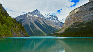 静谧高山湖