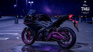 雅马哈 R3 摩托车