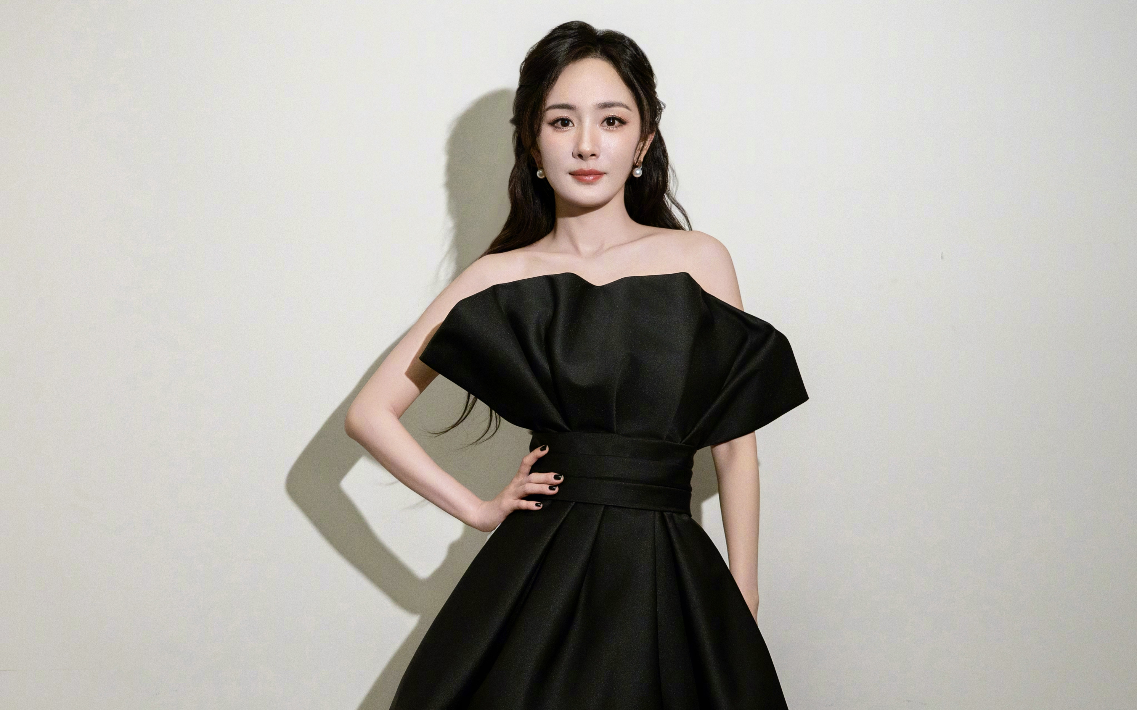 黑色裙子气质美女杨幂 4