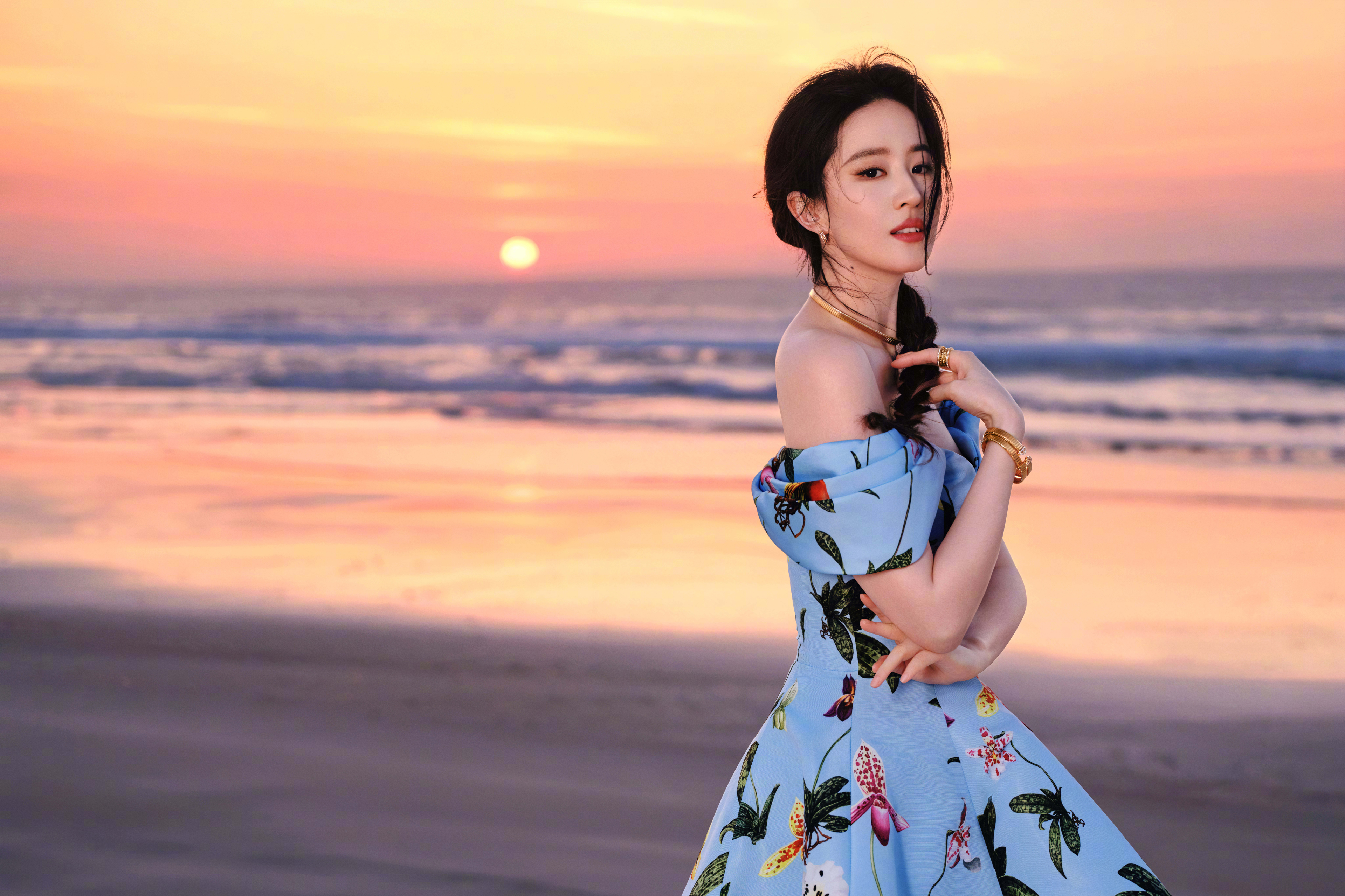 刘亦菲 阿布扎比 海边
