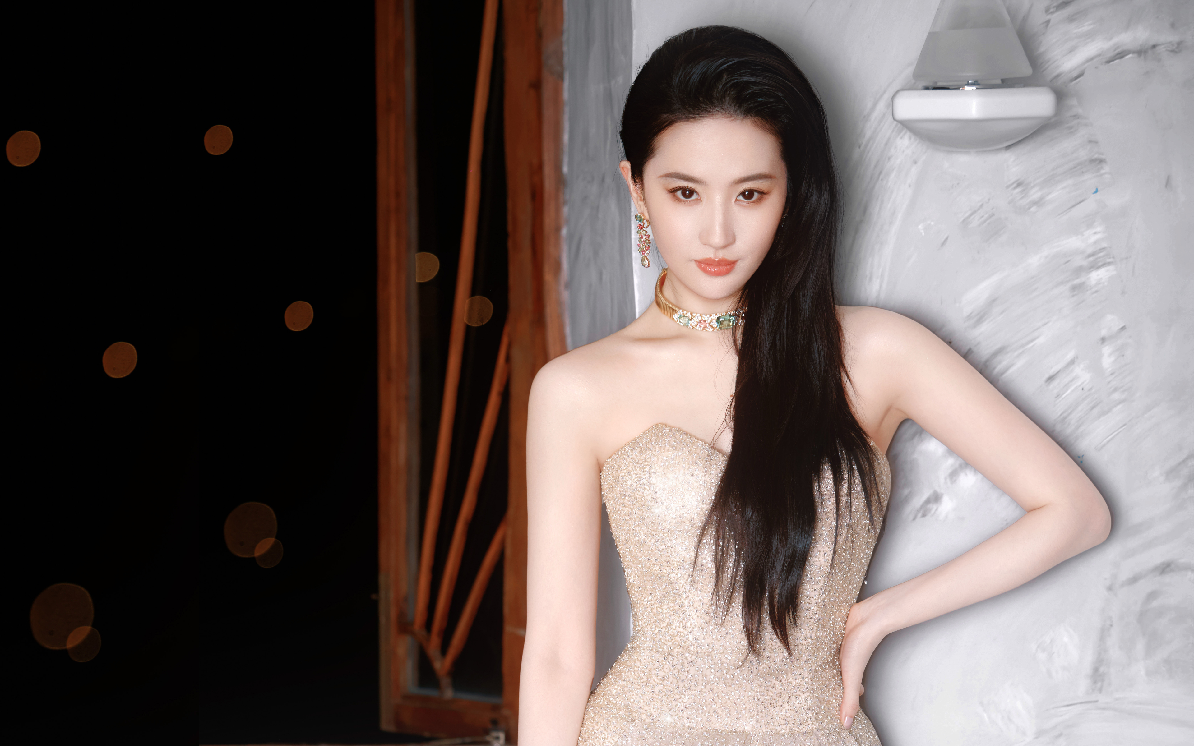 刘亦菲抹胸长裙 高清美