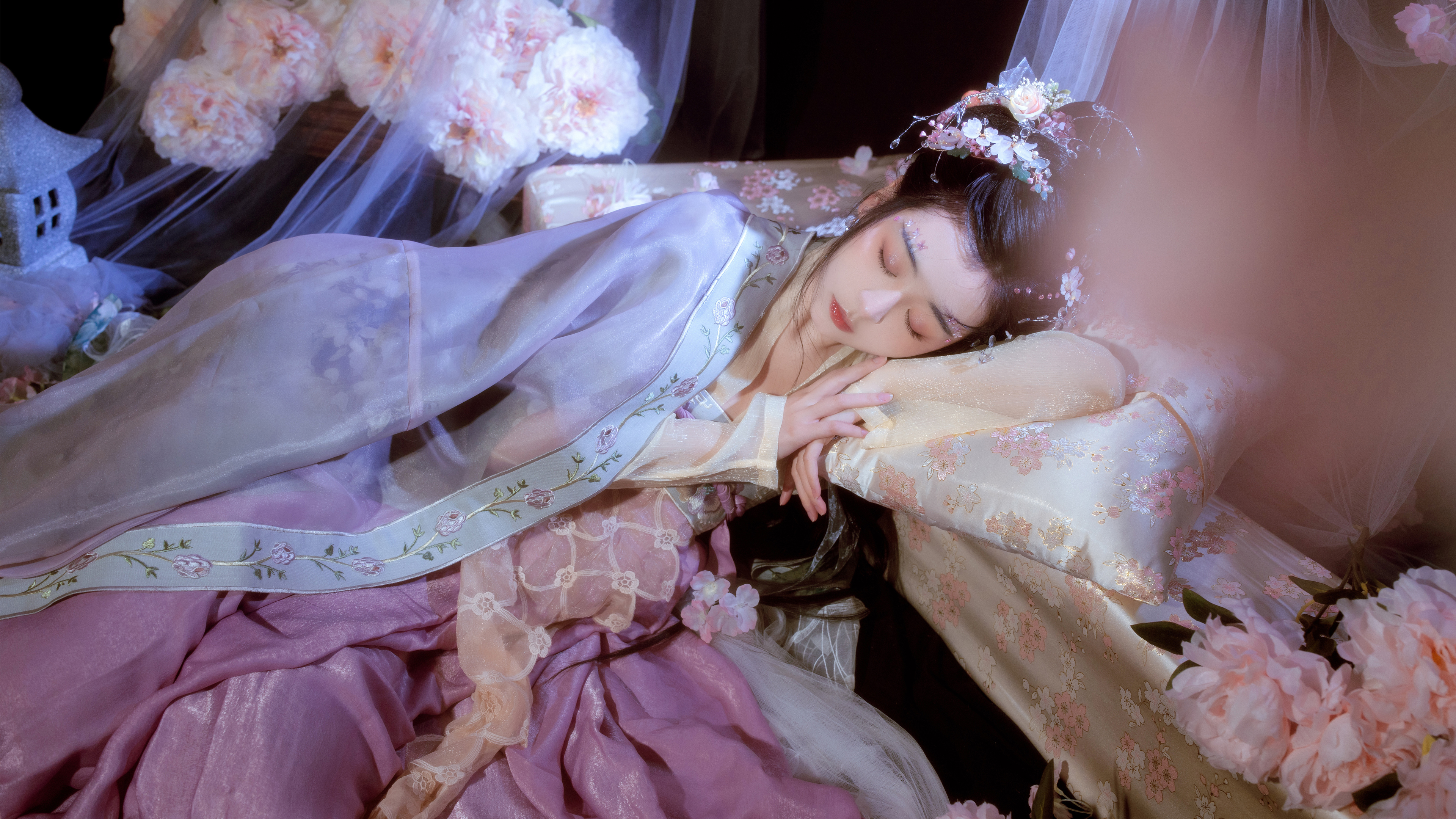 古装美女 鲜花 唯美美女
