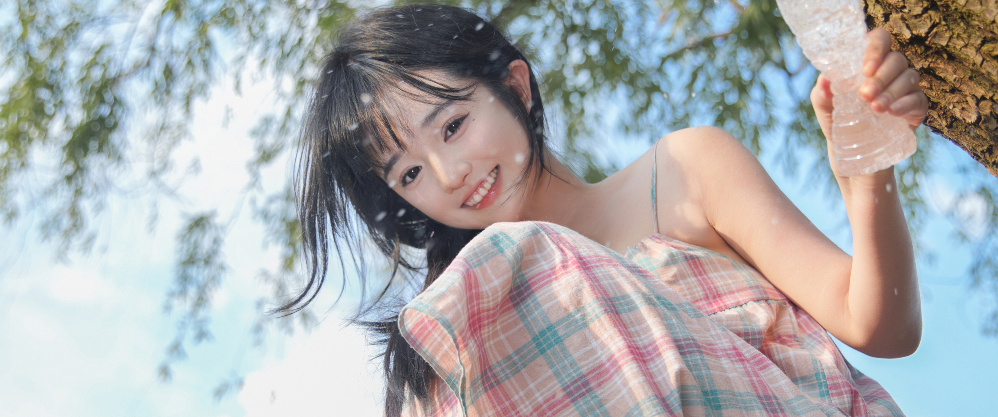 可爱唯美女孩 小陆离 树