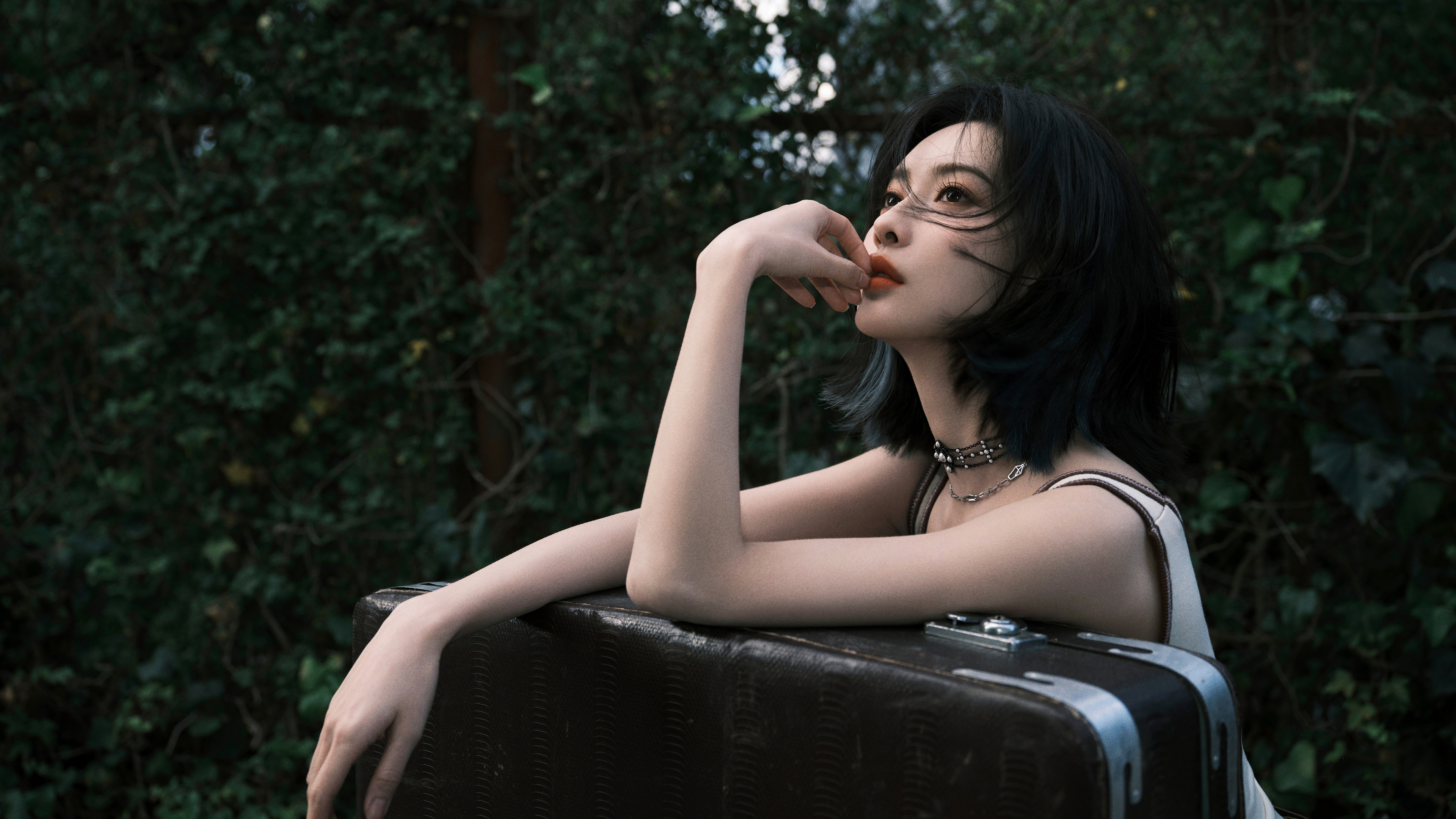 孟子义 旅行 行李箱美女