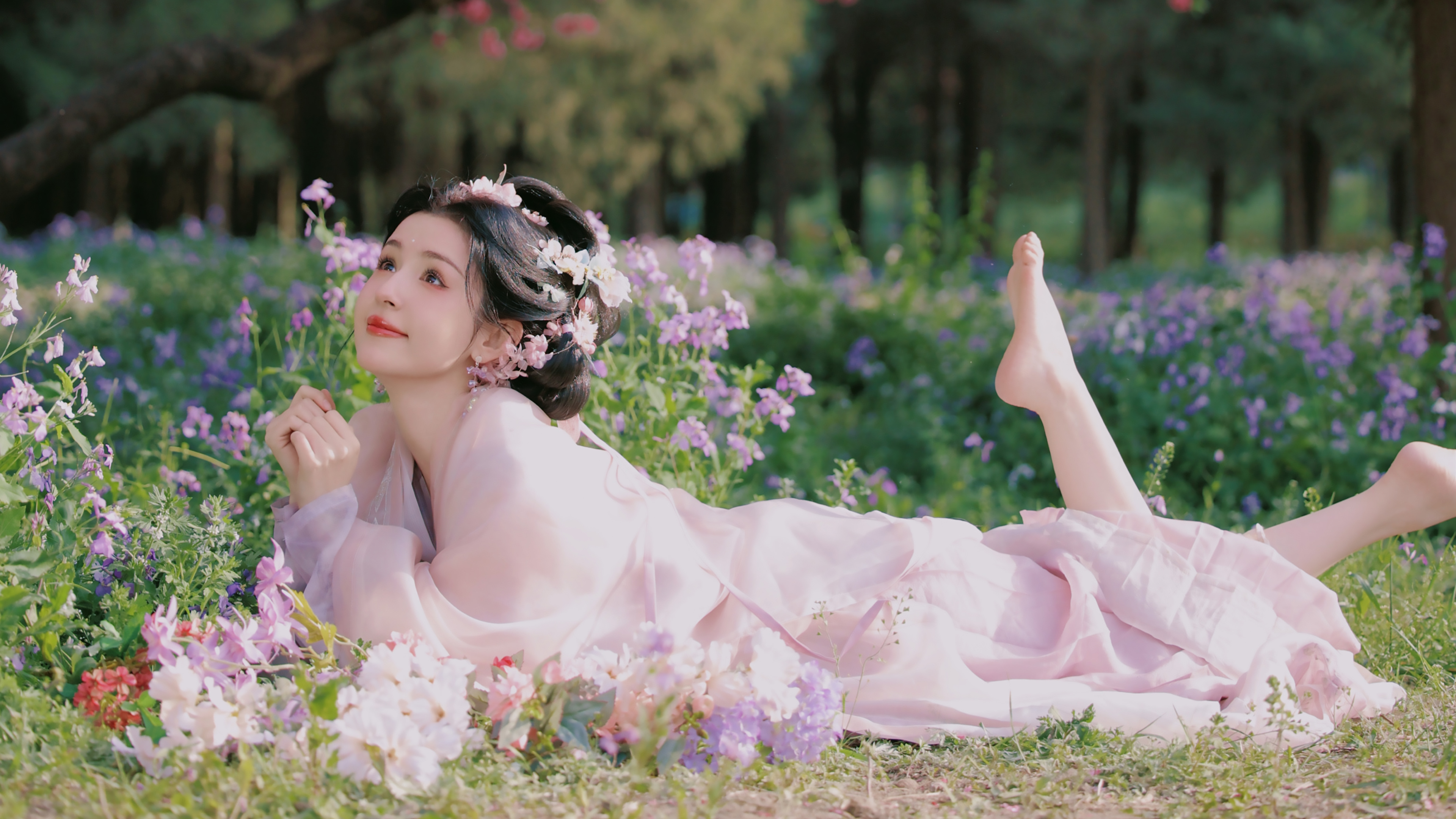 森林 鲜花 古风 俏皮 可