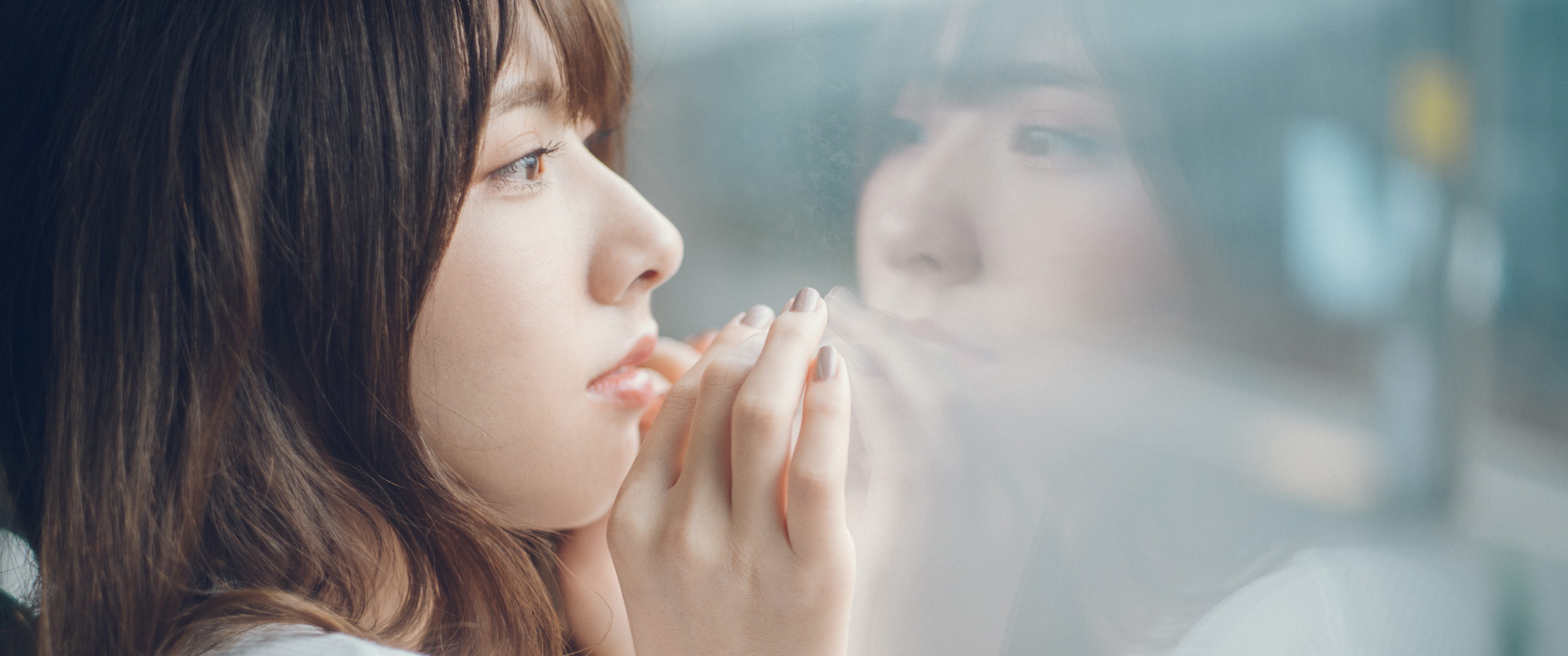玻璃窗前的心情美女3440_20544