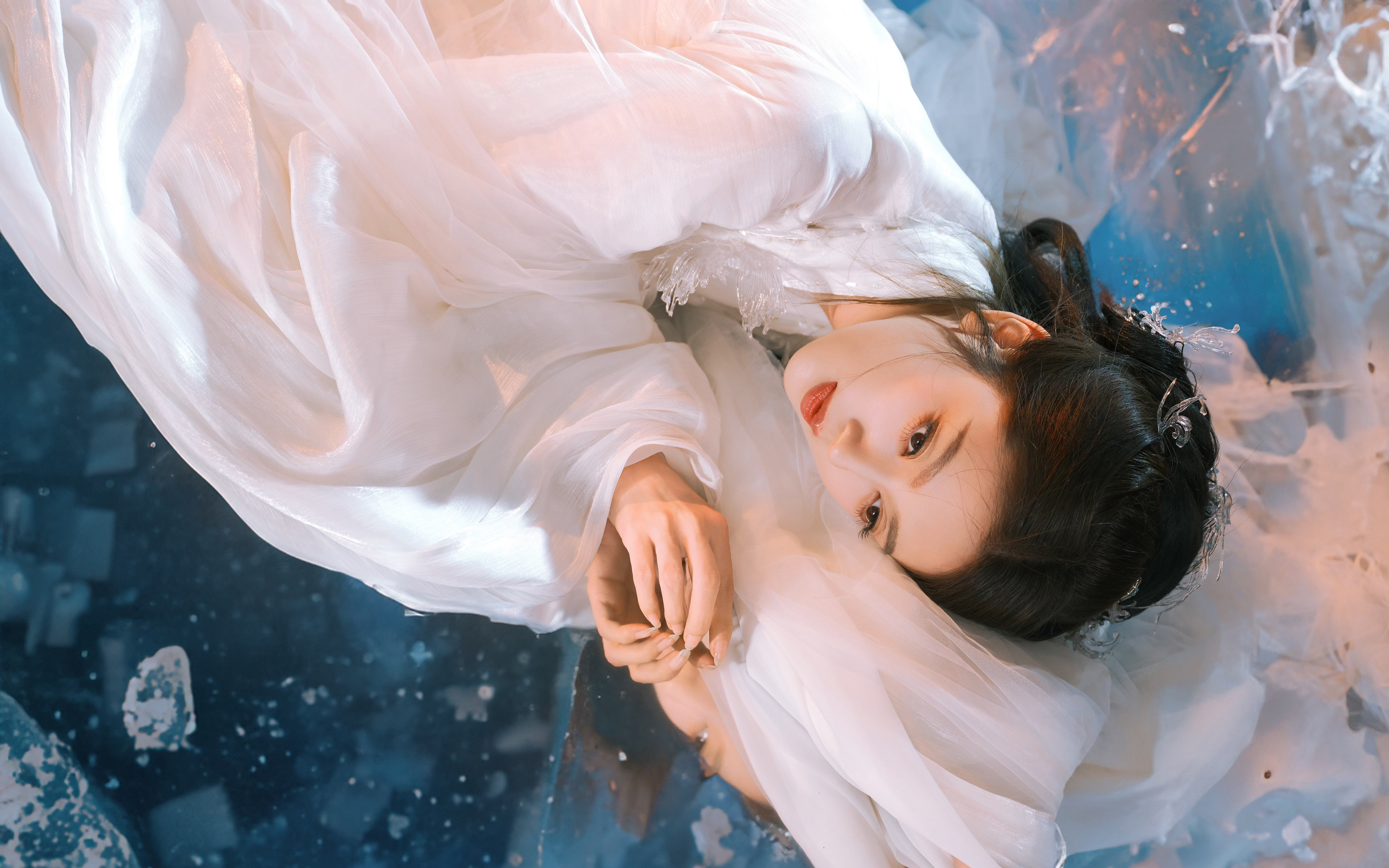 白色古风服美女何瑞贤4K