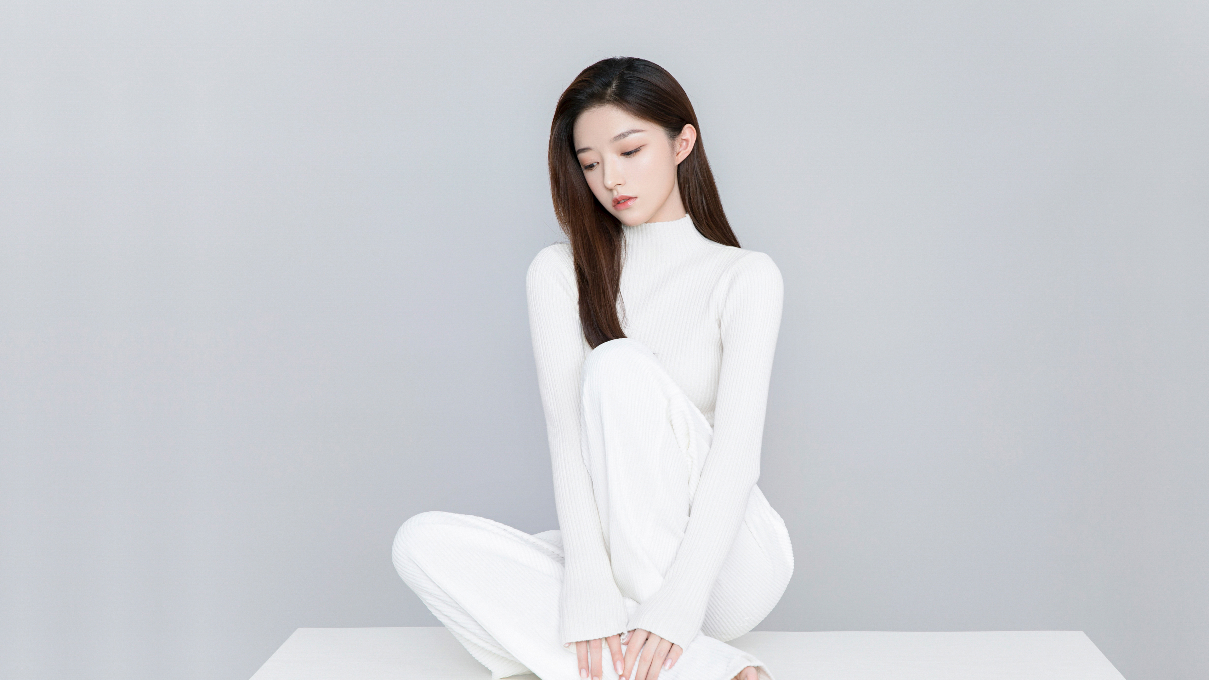 白色毛衣 长发 美女 潘