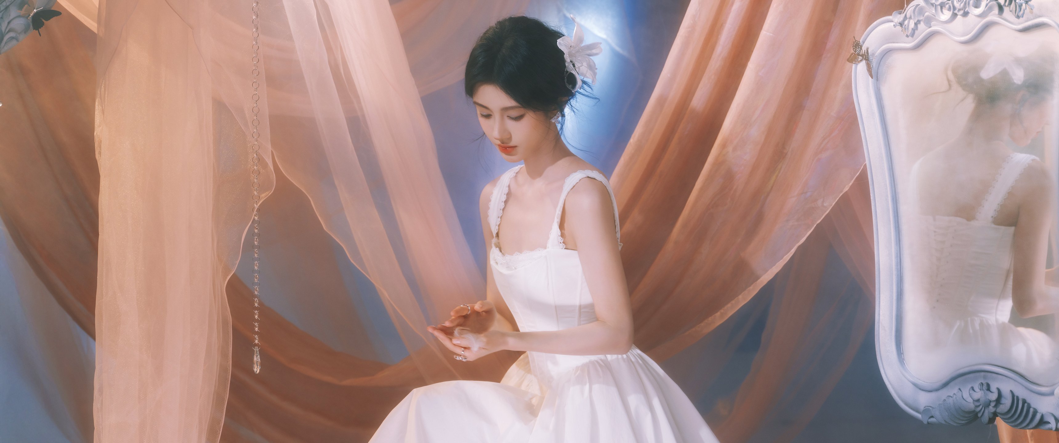 白色裙子 靓丽美女鞠婧