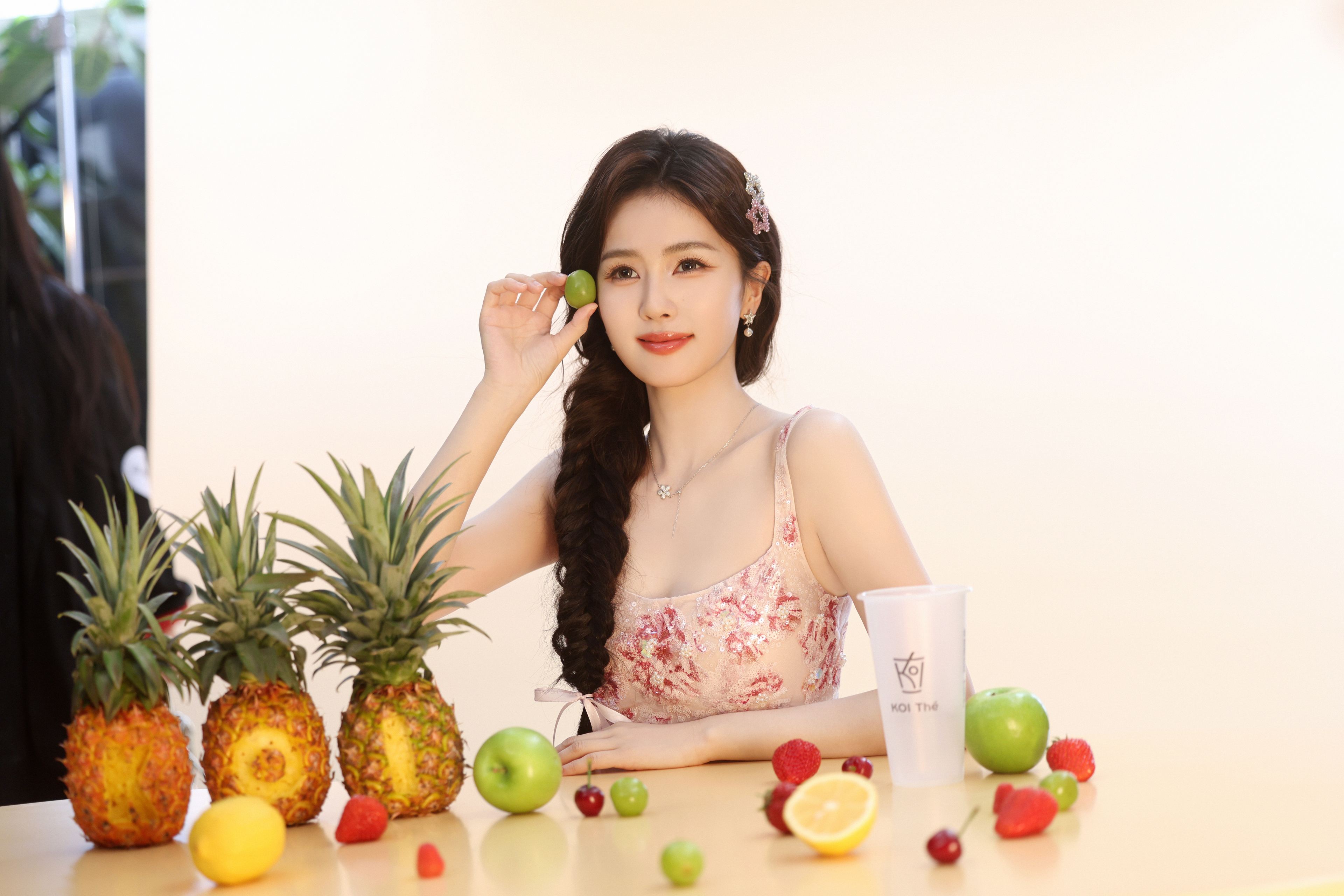白鹿 夏天 水果 4K美女壁纸 3840x2560