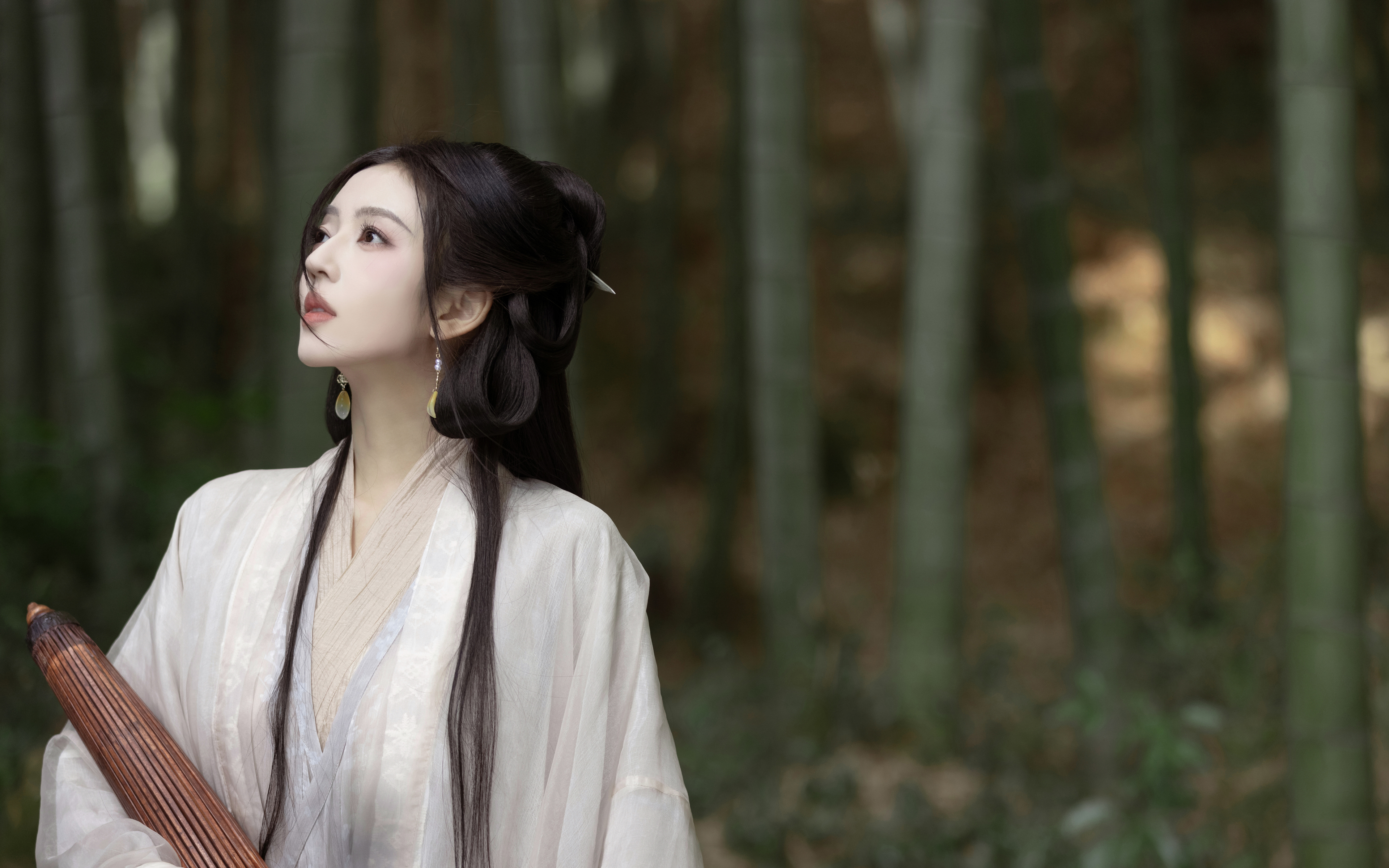 竹林古风气质美女何瑞贤