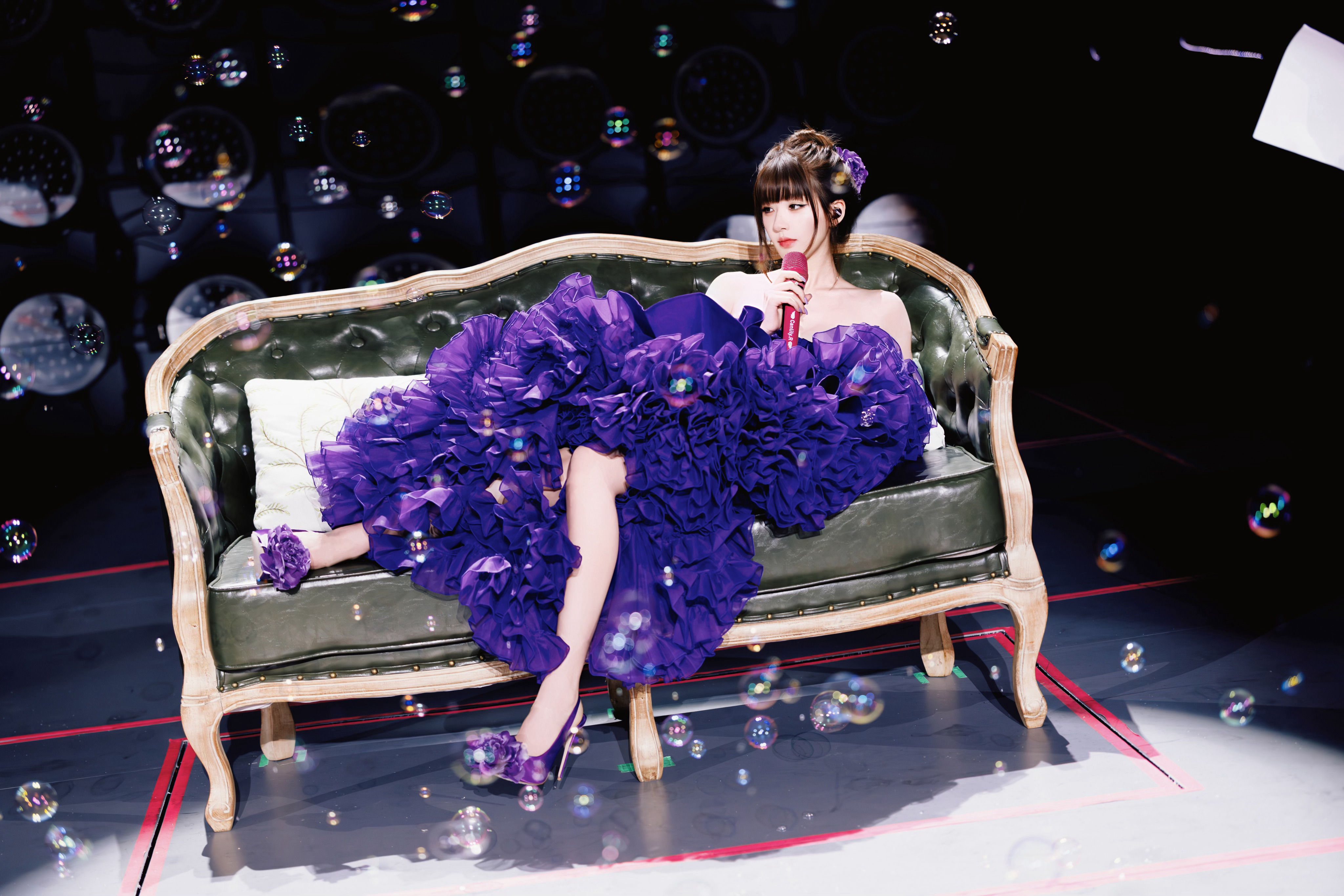 赵露思紫色花瓣裙子4K美