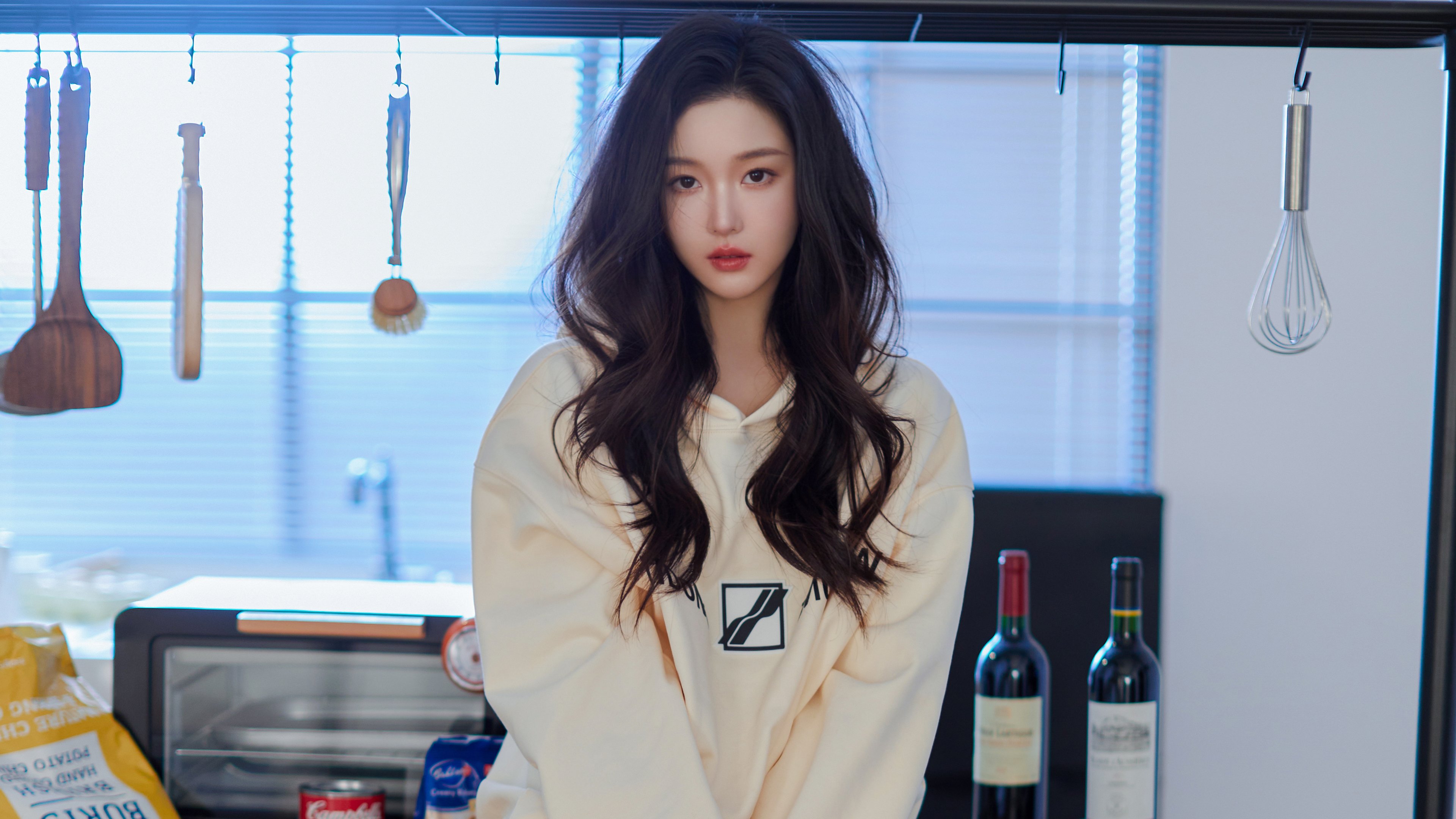 长卷发 美女 厨房 清纯