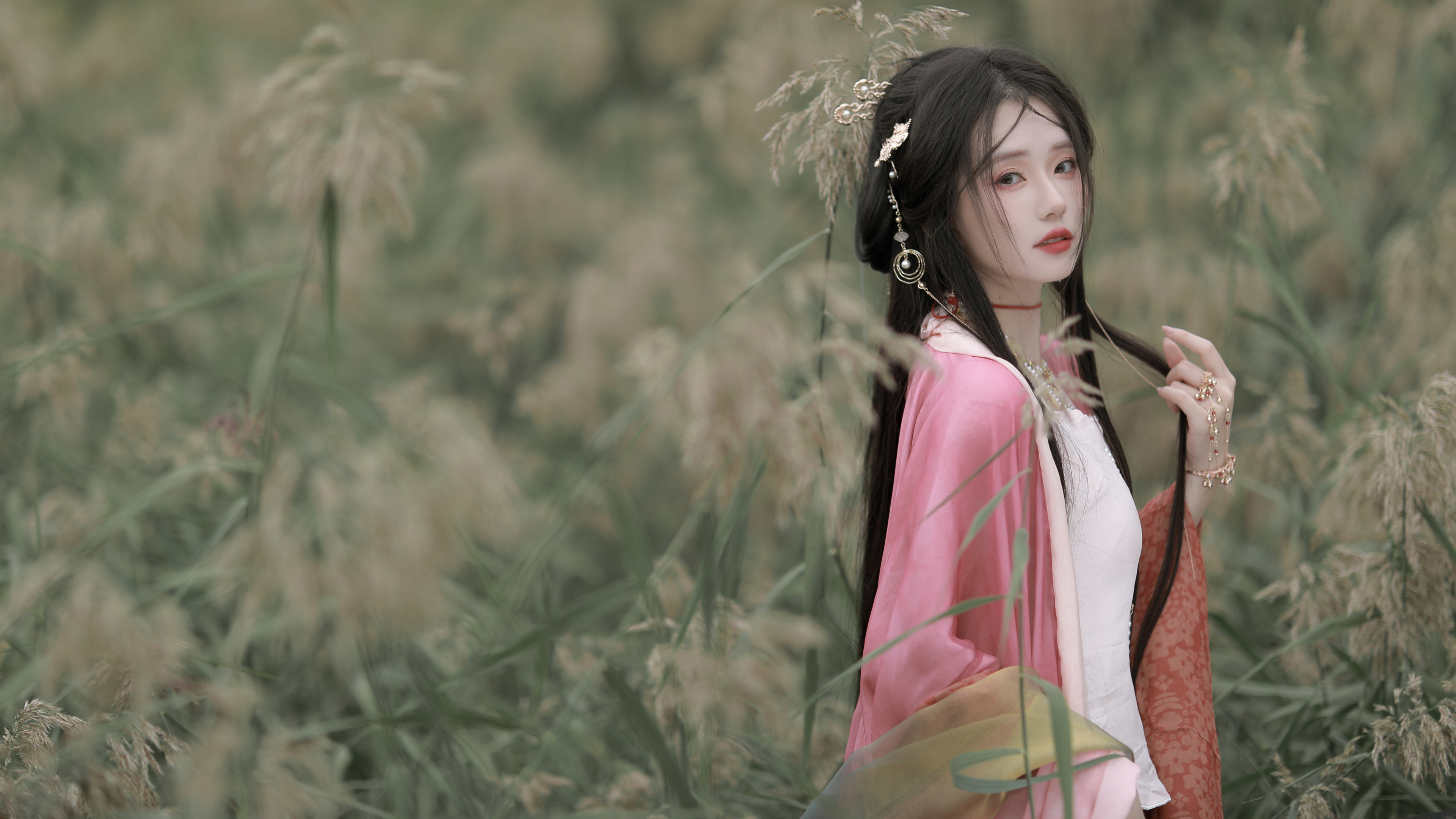 长发 粉色古装 美女 回