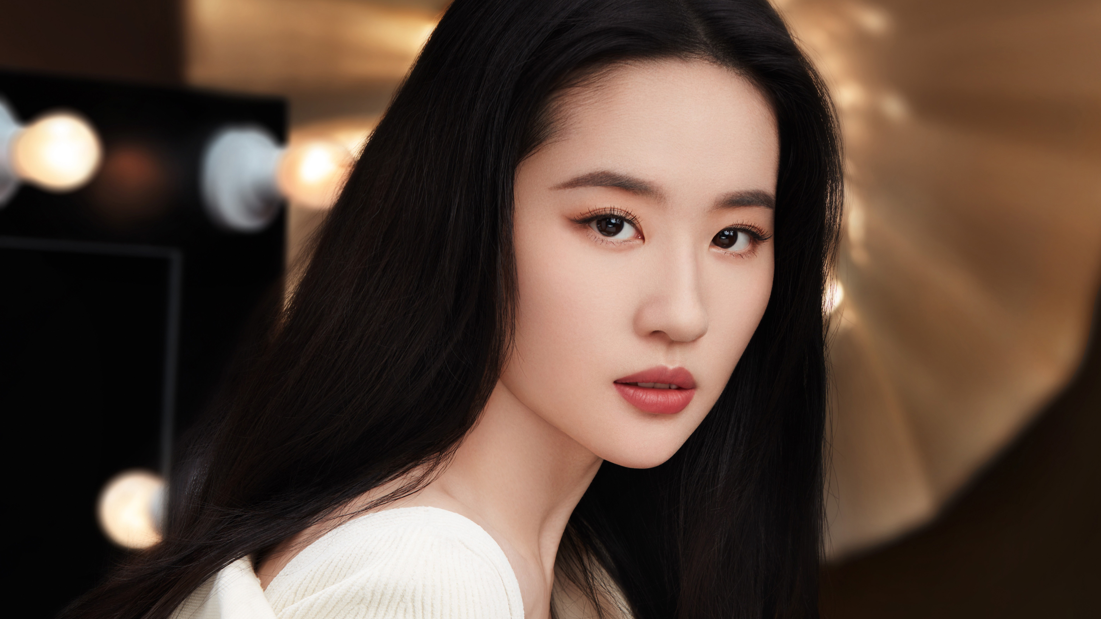 长发高颜值高清美女刘亦