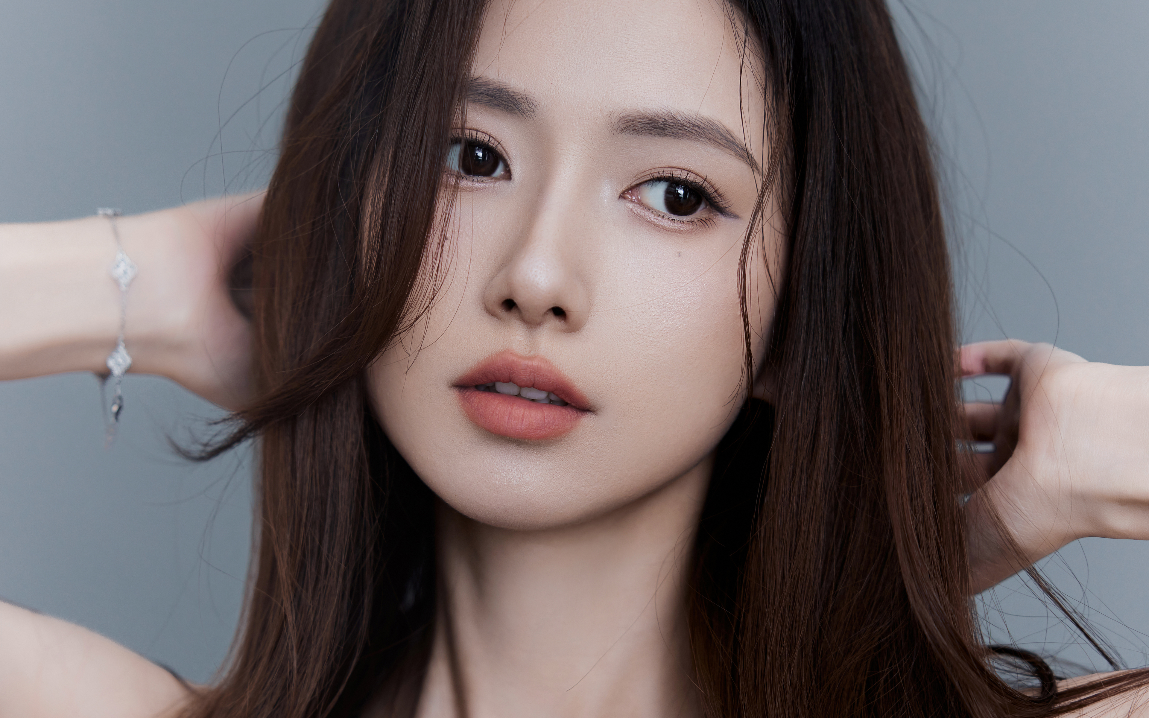 长头发 高颜值美女 王秋