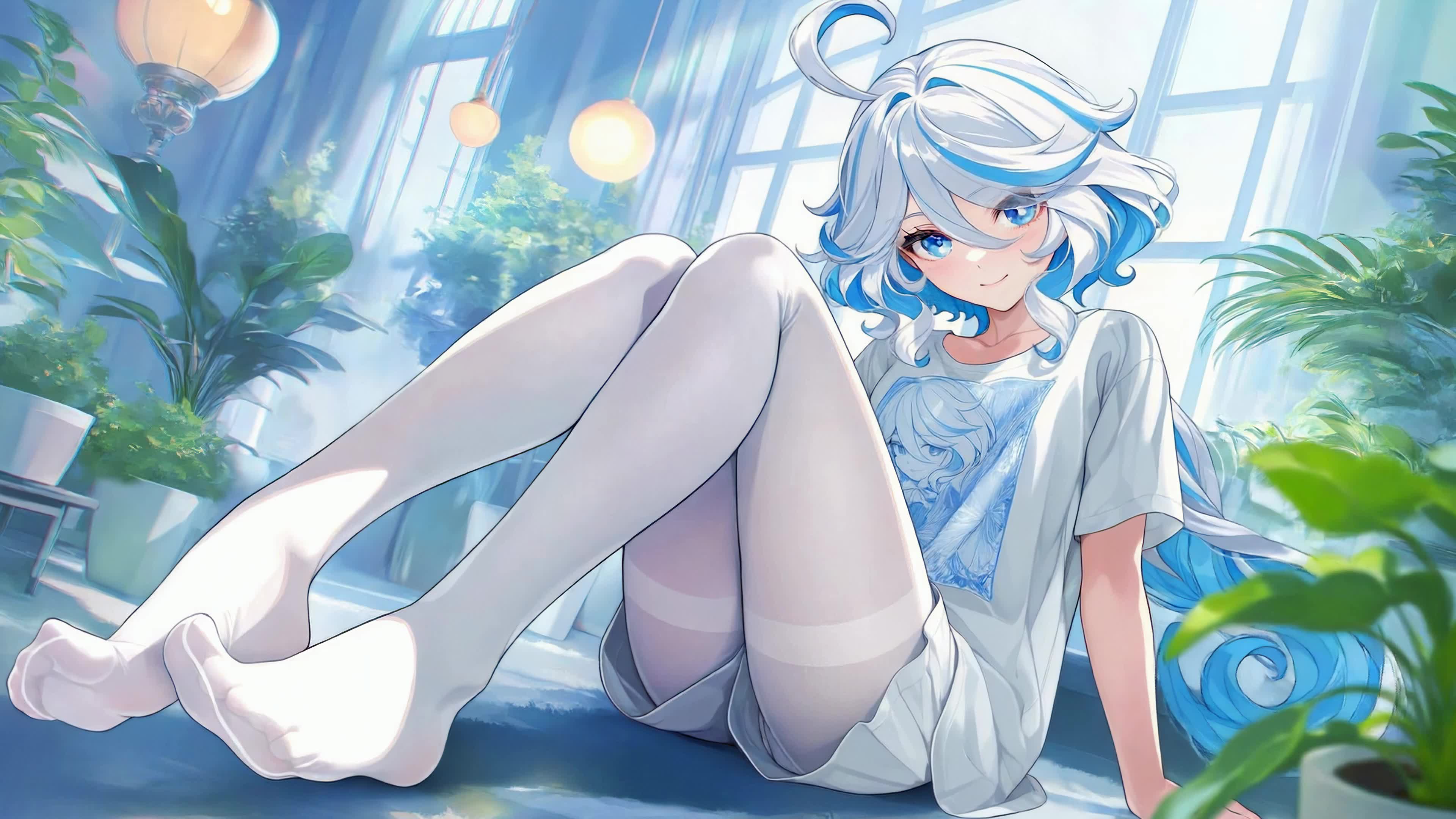 蓝发少女的闲适午后
