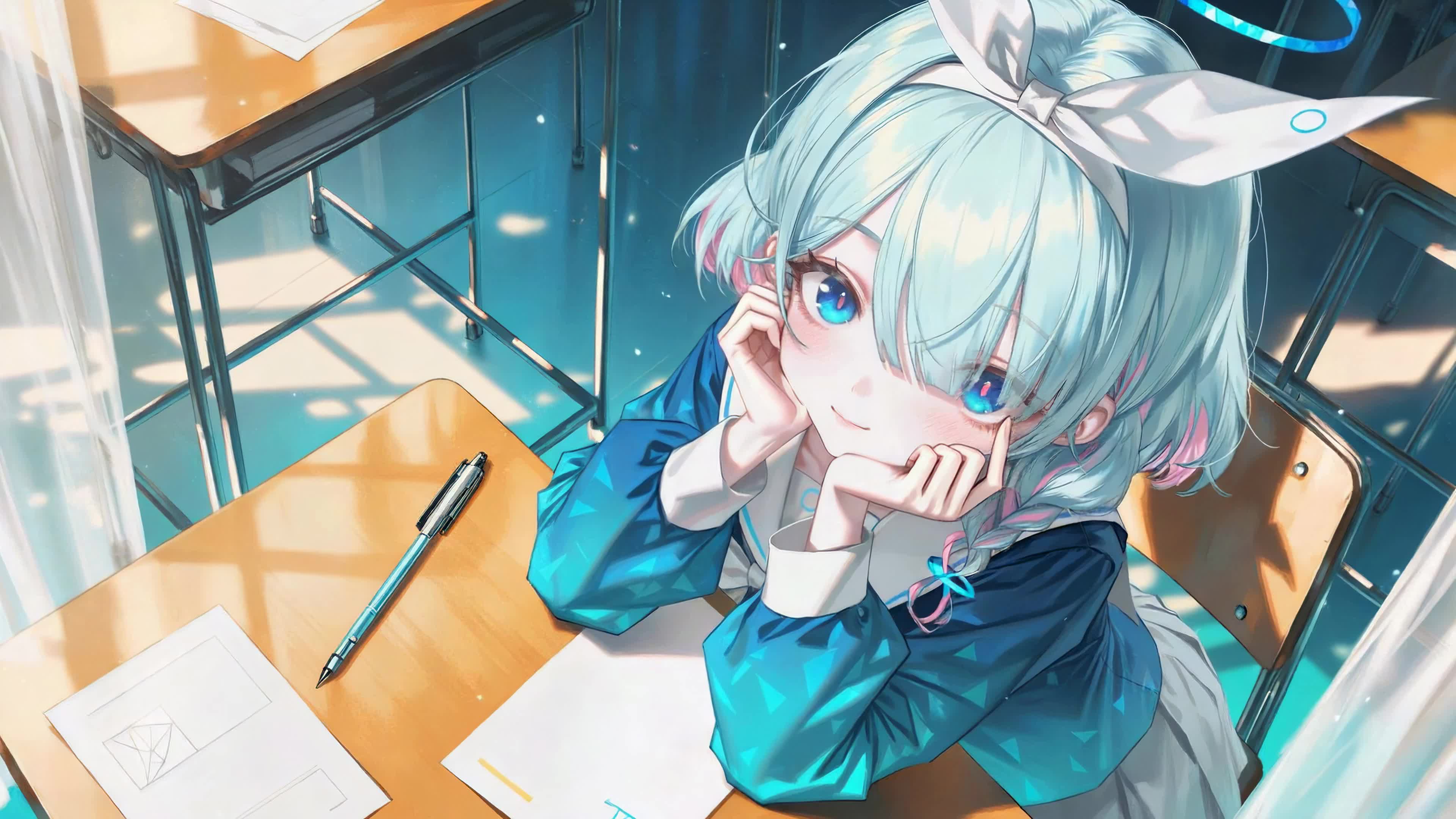 教室中的蓝发少女