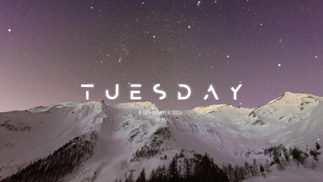紫色星空雪山