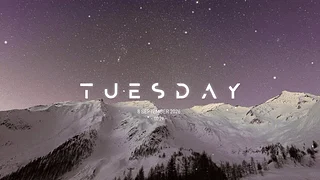 紫色星空雪山