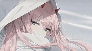 粉发兜帽少女