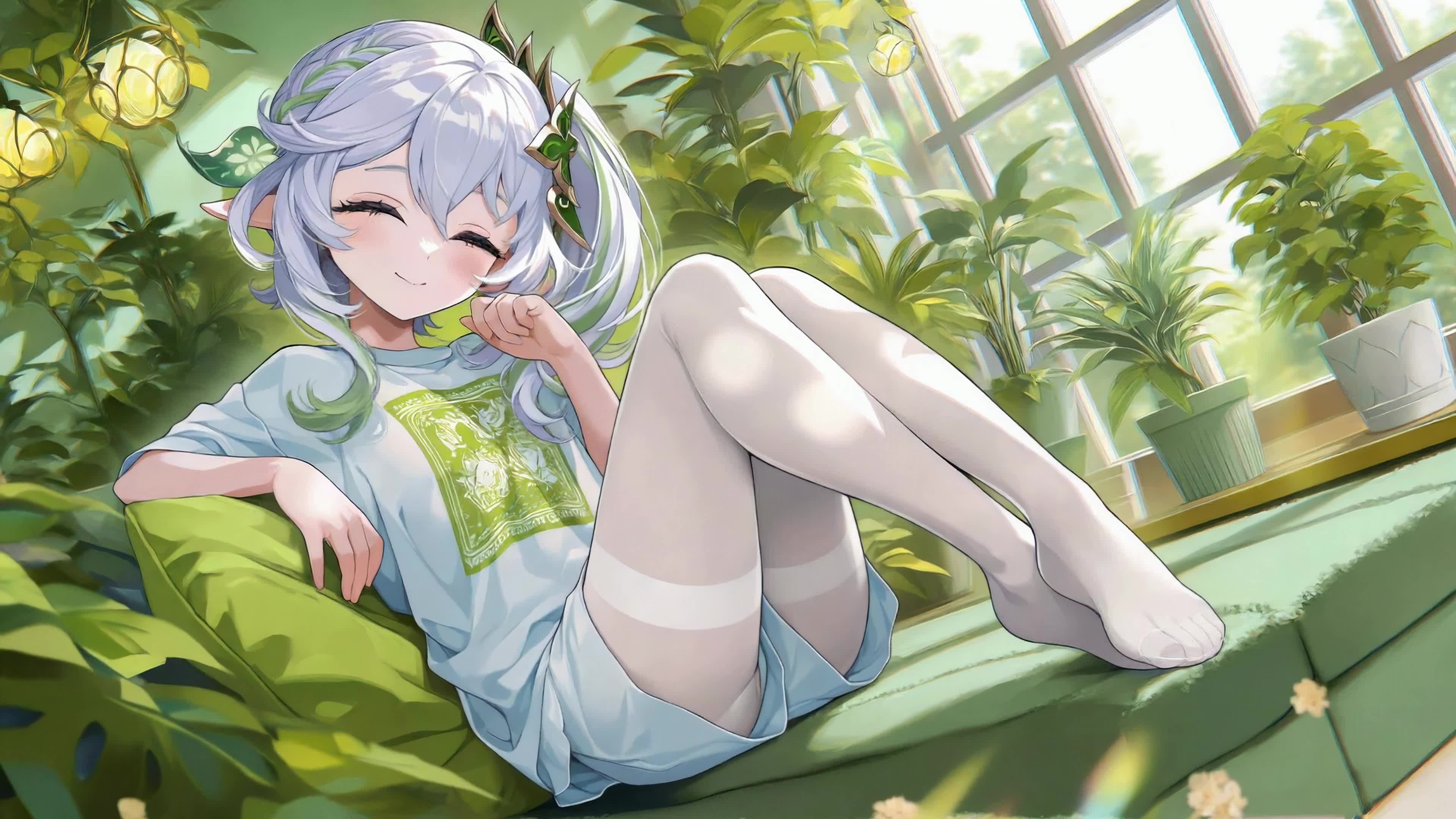 绿意窗边的精灵少女