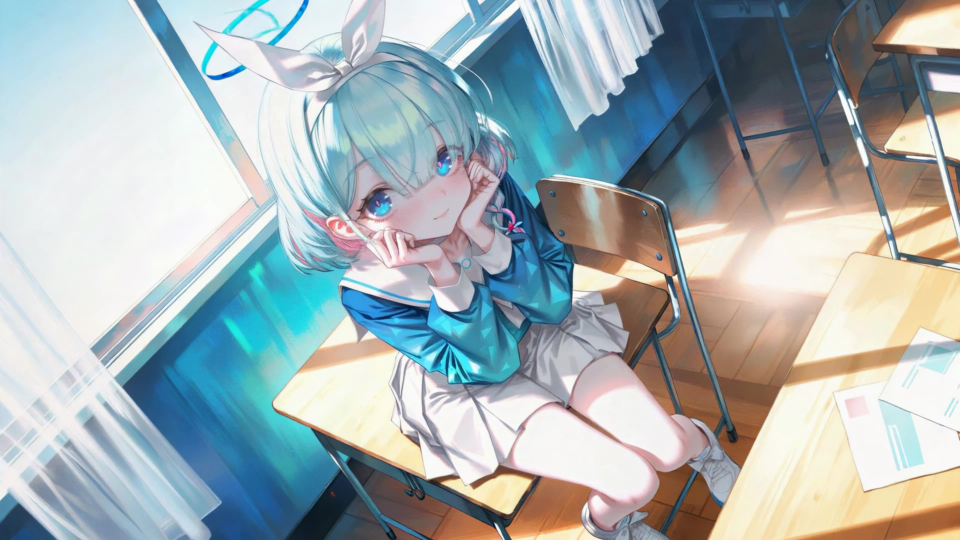 午后教室的蓝发少女