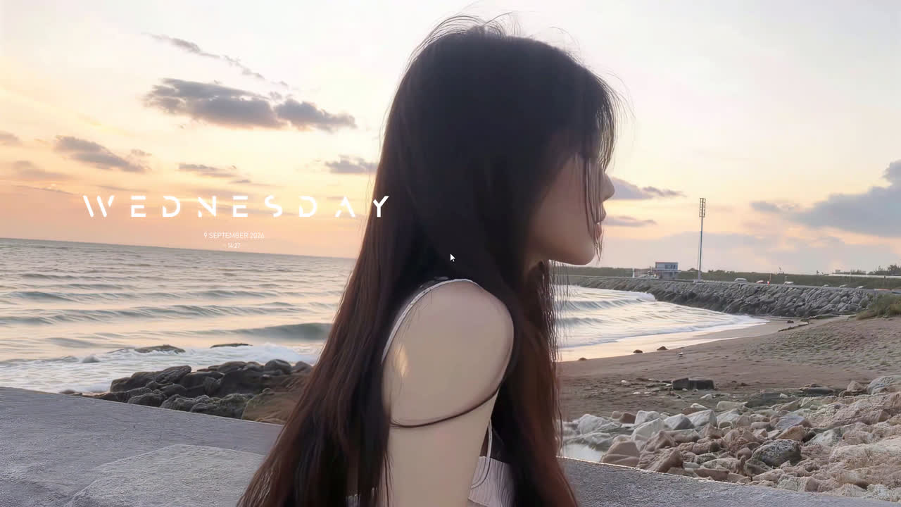 黄昏海边女孩