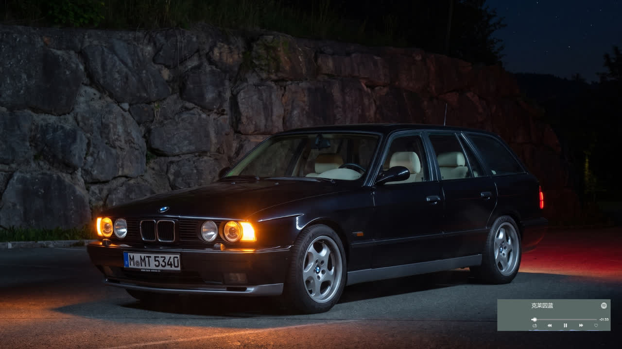 宝马 M5 Touring 1992 - 2K 壁纸