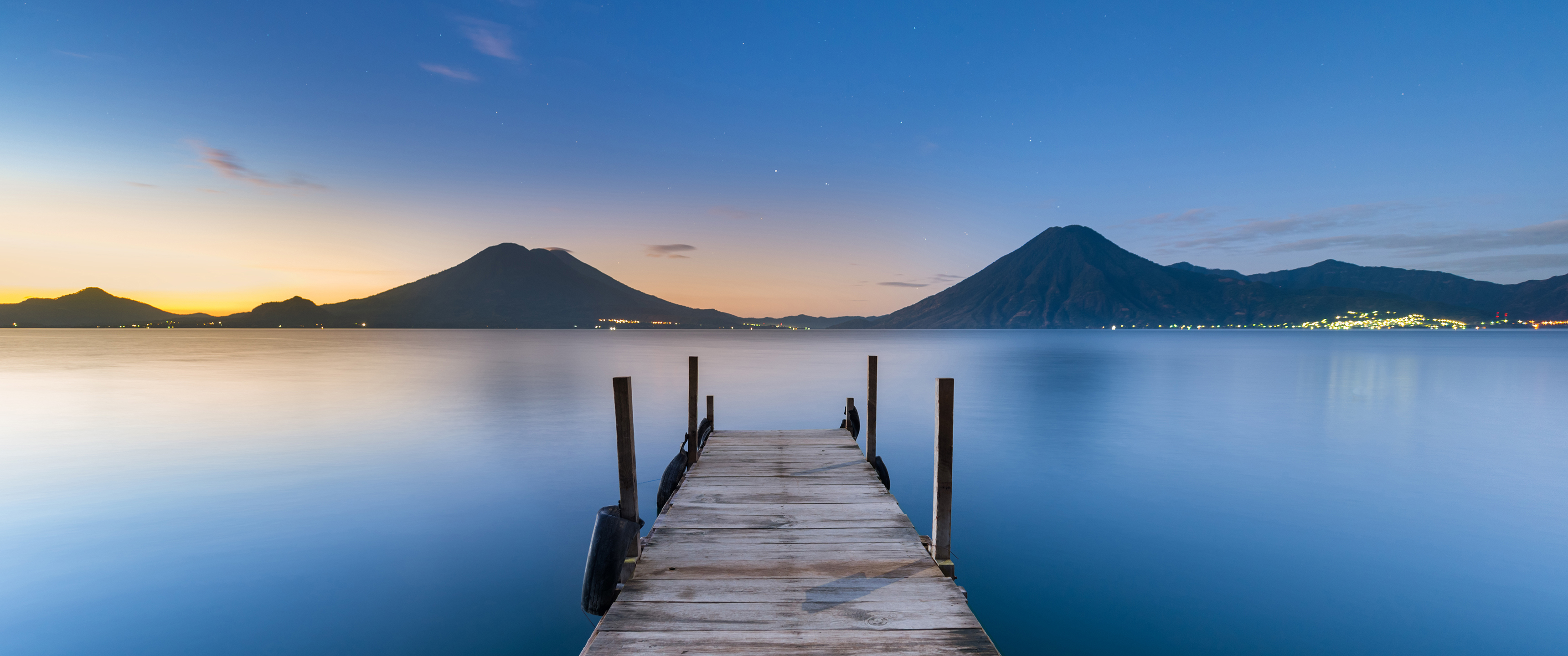 阿蒂特兰湖的日出 4K带鱼屏风景壁纸3440x1440