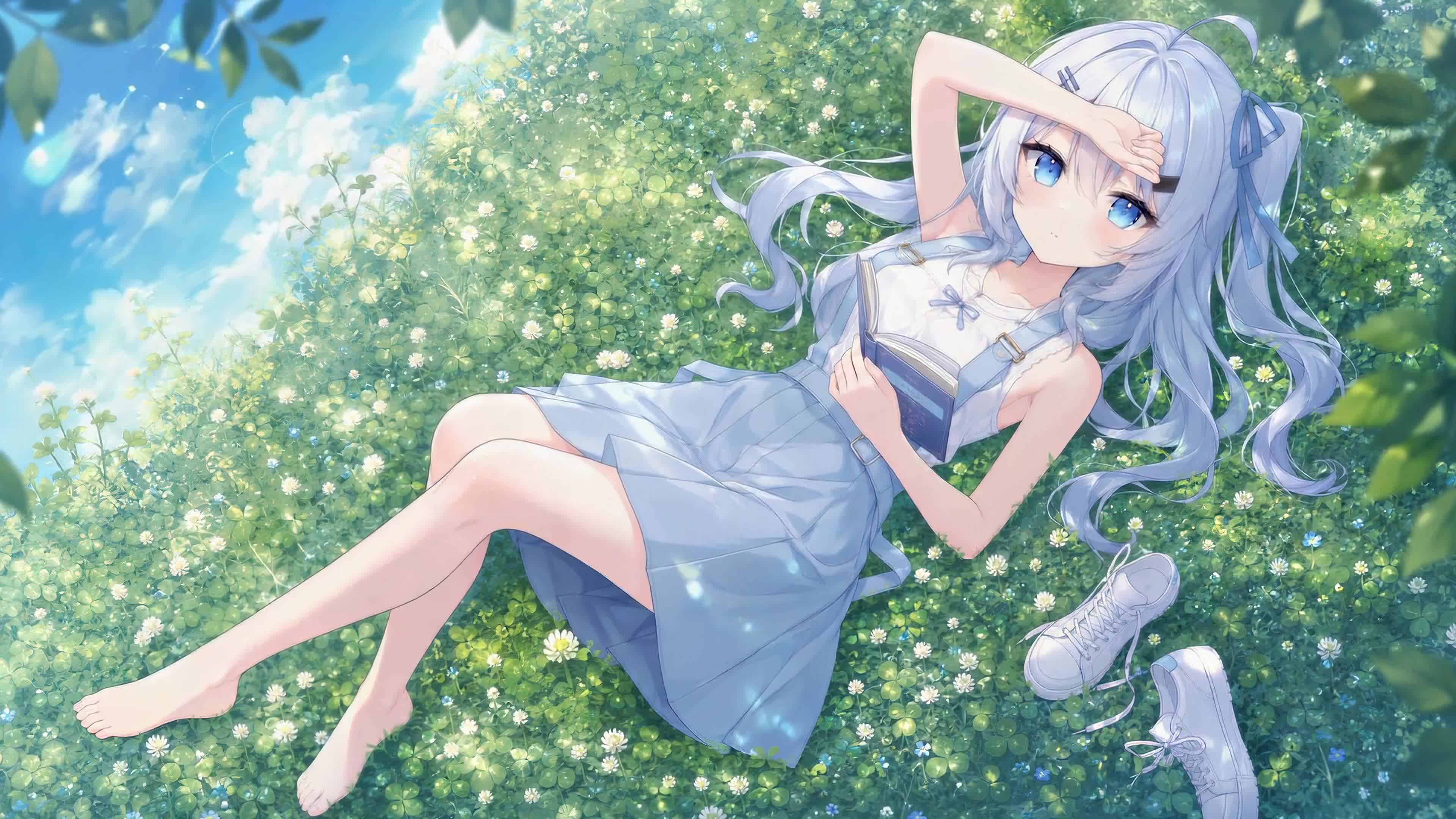 晴日草地小憩少女