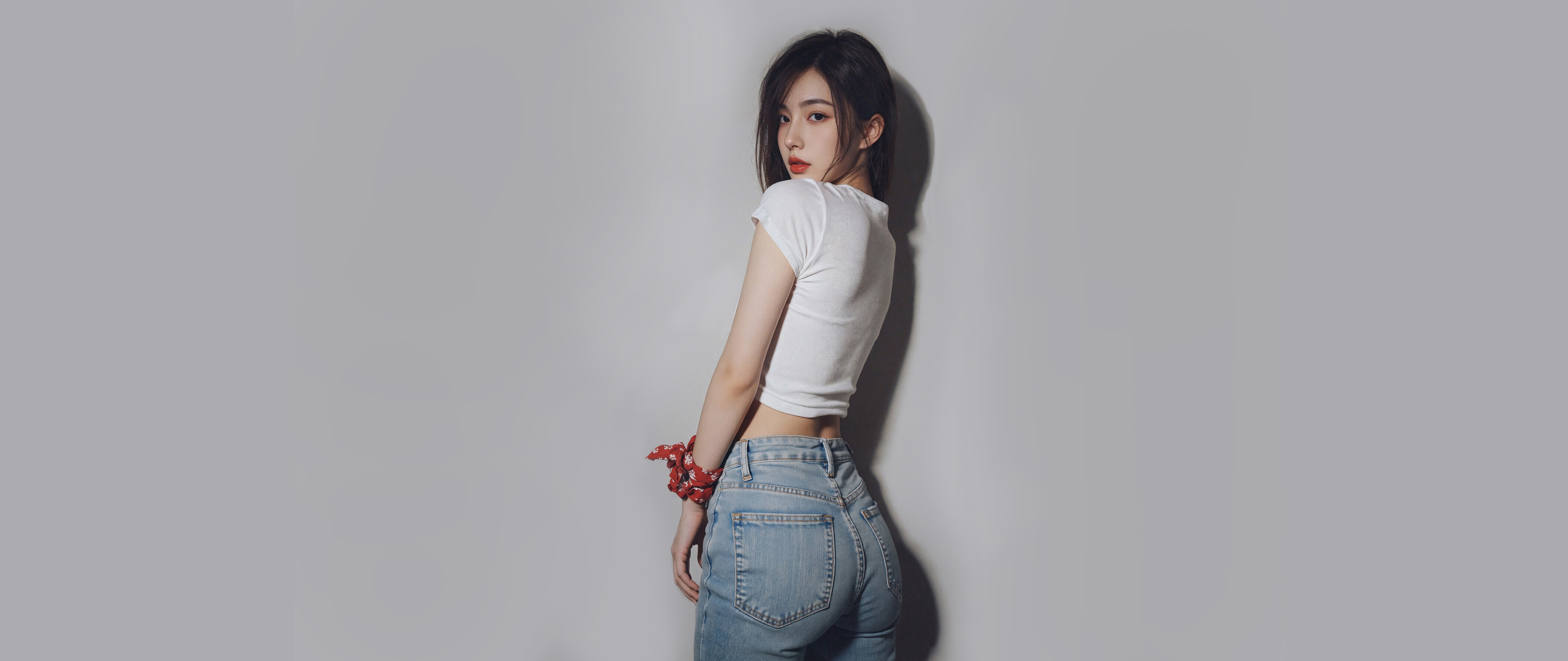 漂亮牛仔裤美女 回头 5K