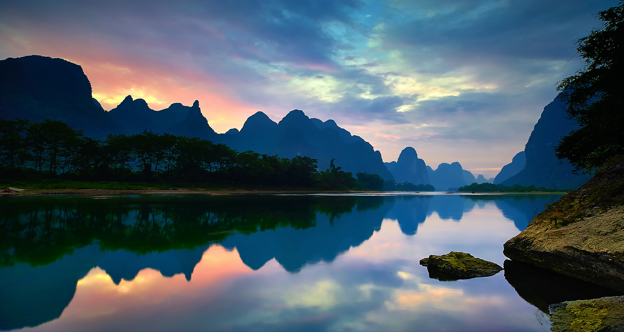中国广西阳朔漓江风景图_6981