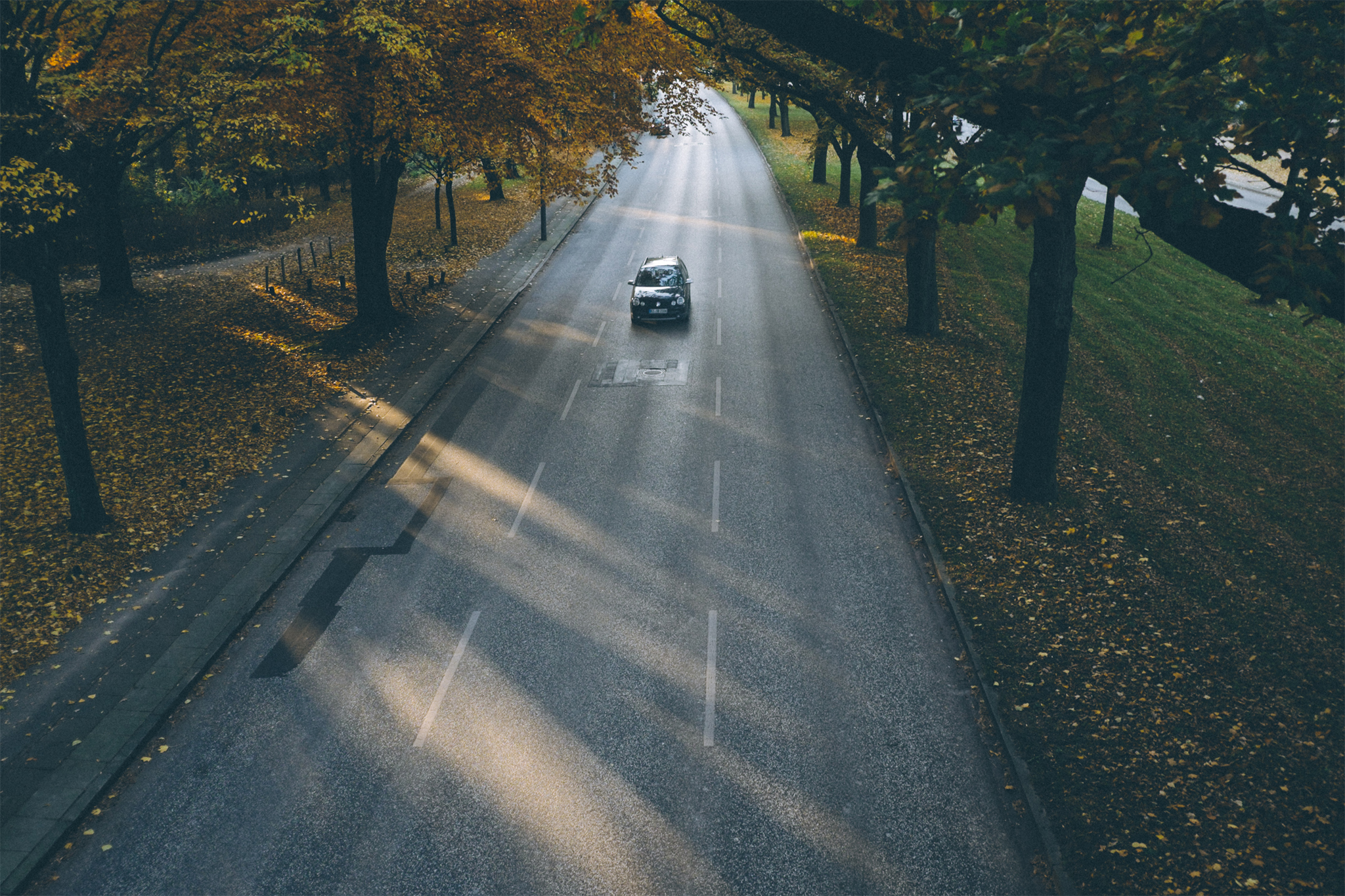汽车行驶的公路风景摄影_3138
