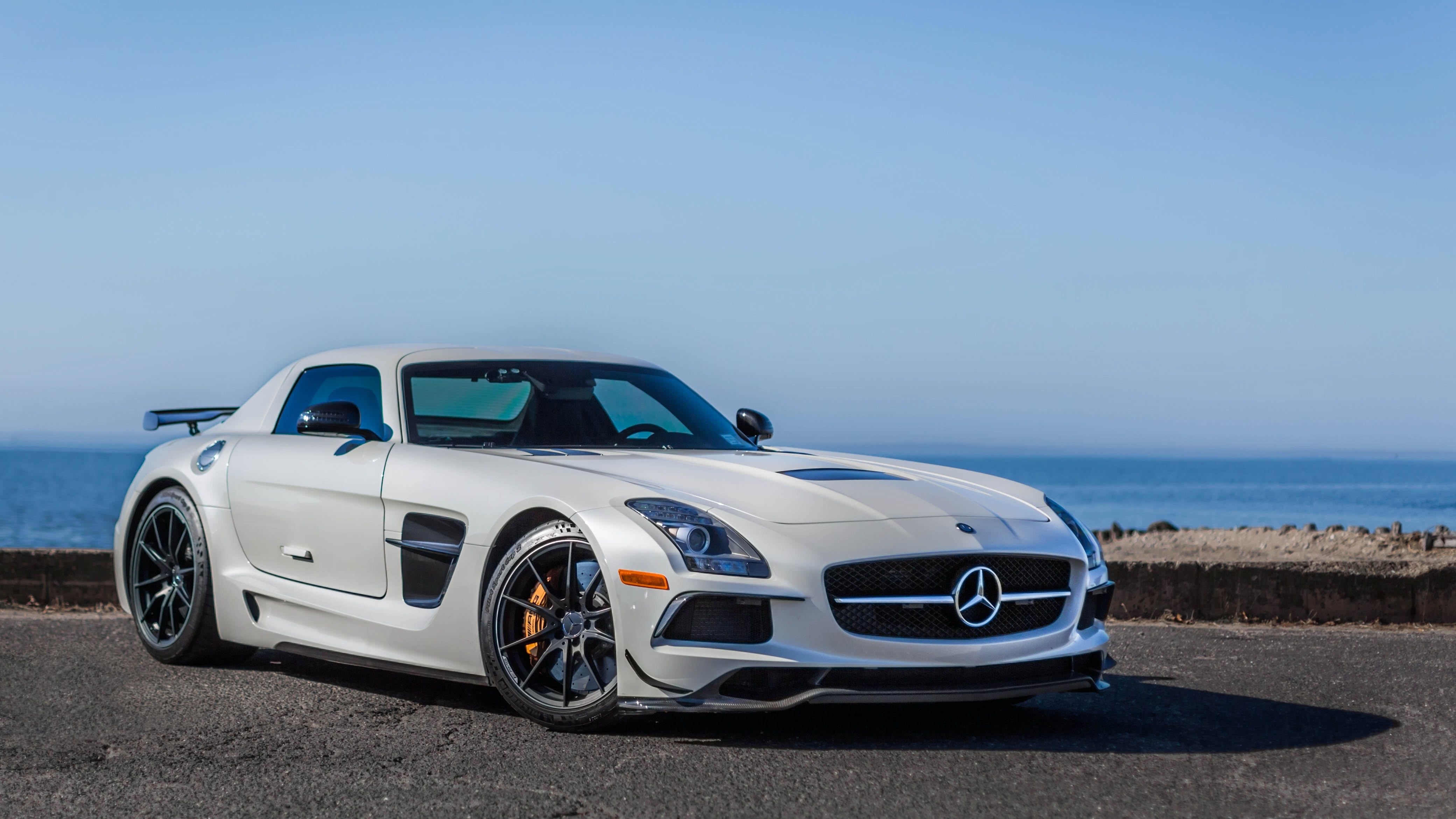 白色奔驰SLS AMG 4K壁纸_7023