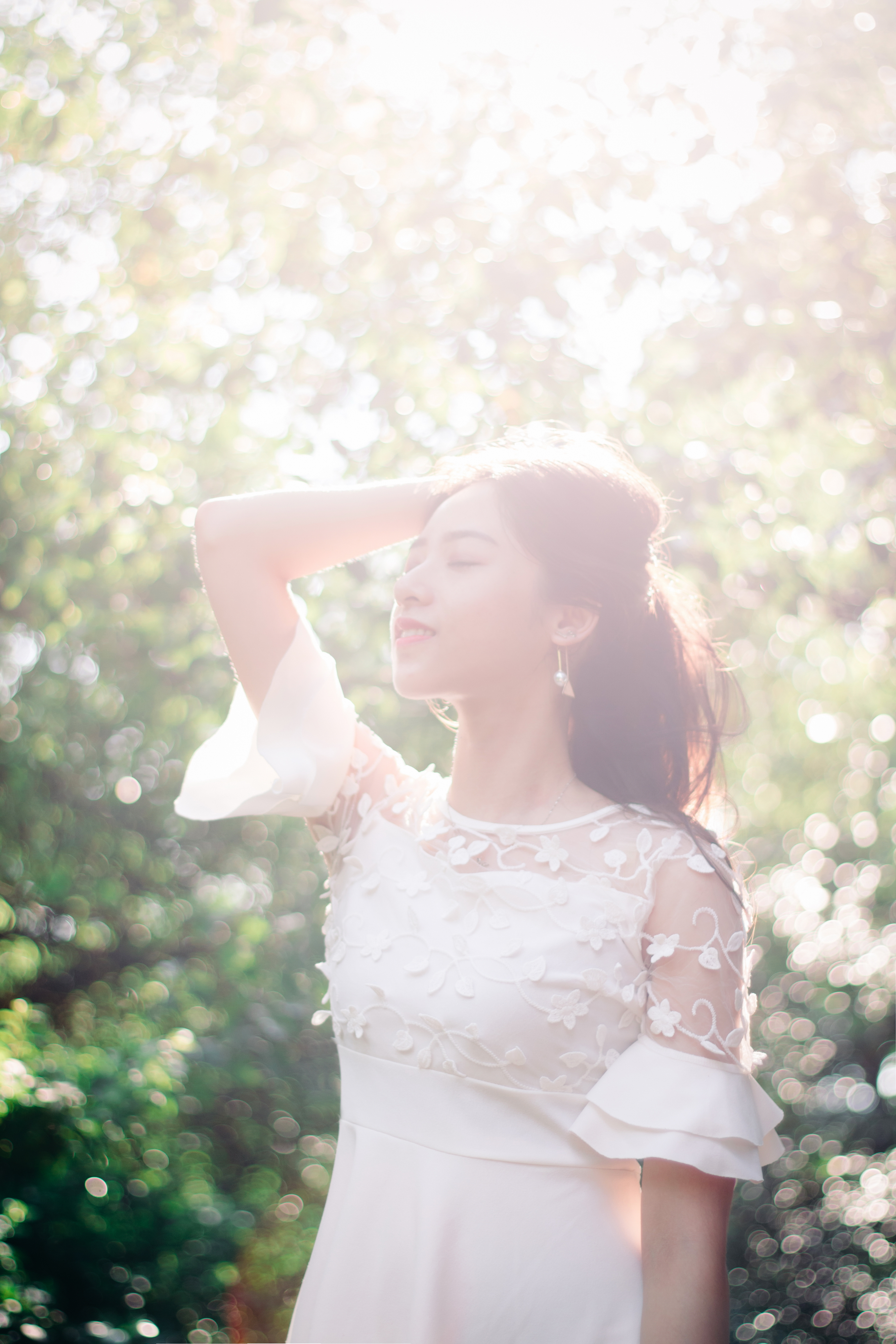 白色裙子美女唯美高清图_12738