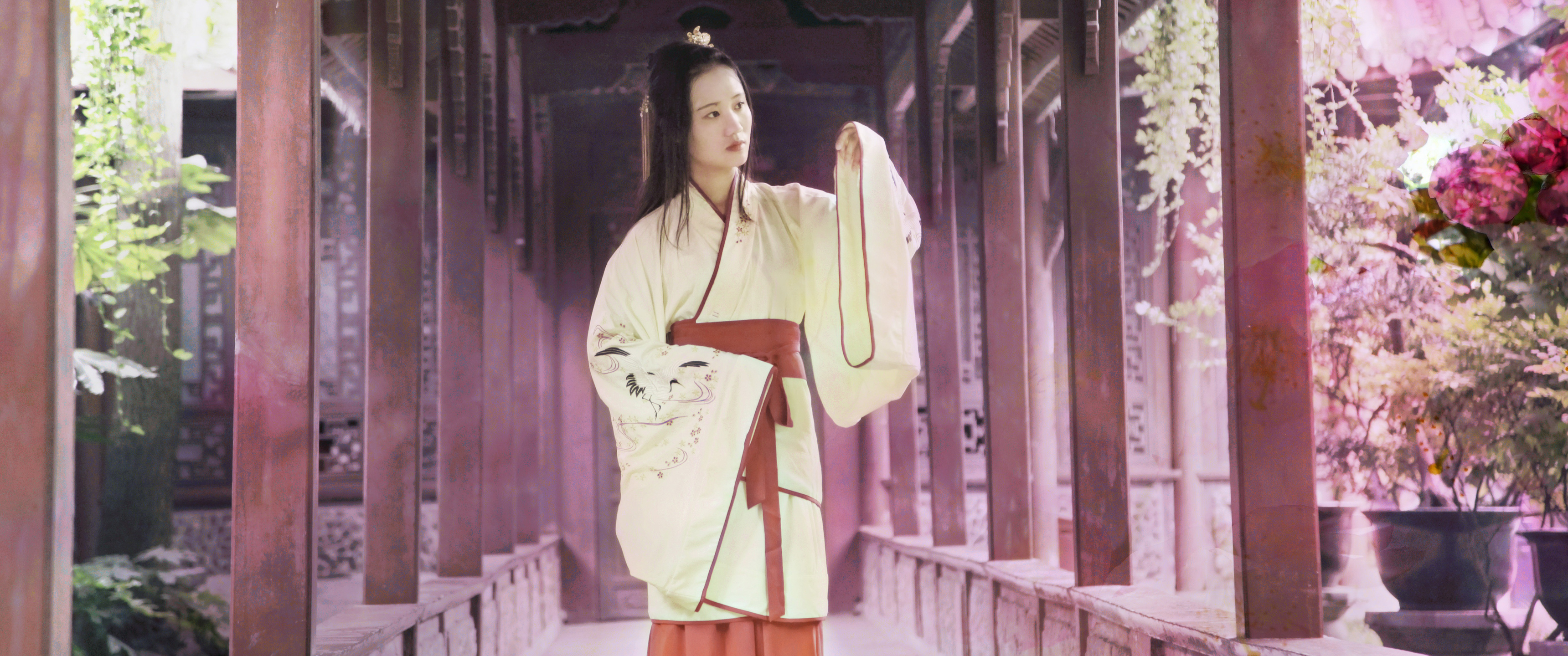 穿汉服的美女中国风3440_19752